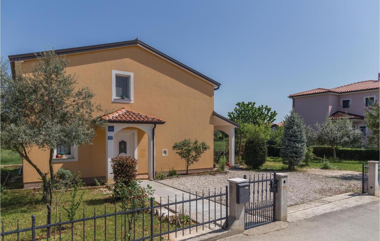 Nice Apartment In Kastel With Kitchen Exteriér fotografie