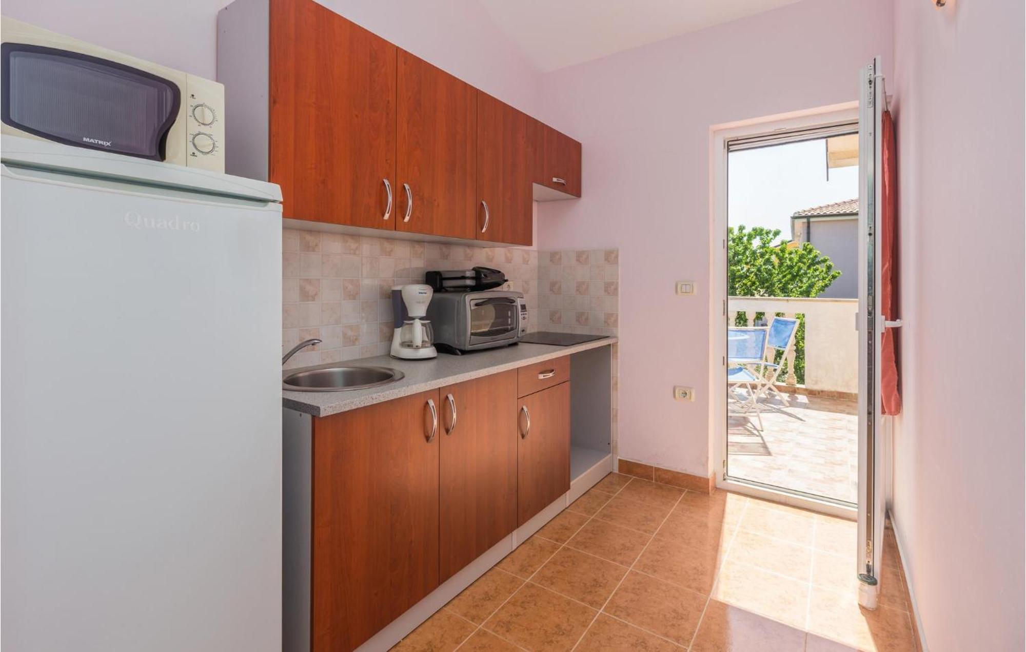 Nice Apartment In Kastel With Kitchen Exteriér fotografie